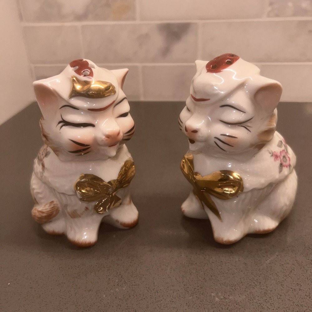 Vintage Royal China Gold Trimmed Floral Cat Salt, And Pepper Shaker Rare